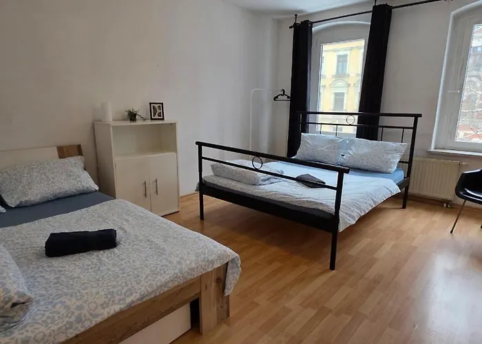 Ariprop - 4 Guests شيمنيتز